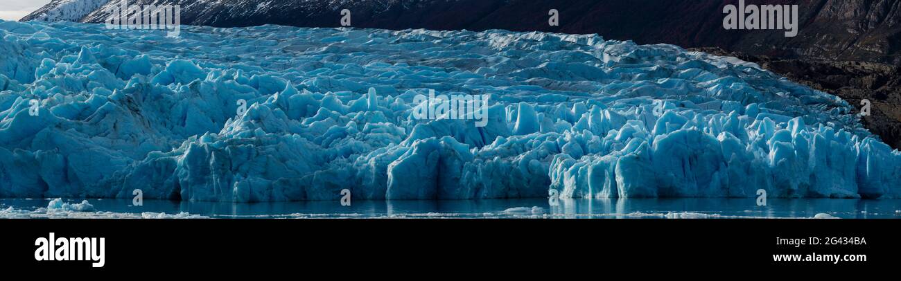 Craggy Grey Glacier am Lago Grey, Magellanes Region, Torres del Paine, Chile Stockfoto