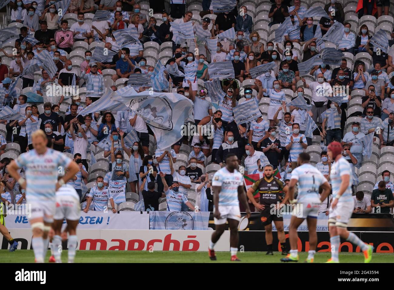 Villeneuve d Ascq, Nord, Frankreich. Juni 2021. 5000 Zuschauer, Fans beider Teams, durften am Halbfinale der französischen Rugby-Meisterschaft Top 14 zwischen Racing 92 und Stade Rochelais im Pierre Mauroy-Stadion in Villeneuve-d'Ascq - Frankreich teilnehmen.La Rochelle gewann 19:6 und qualifiziert sich für das Finale der französischen Rugby-Meisterschaft. Quelle: Pierre Stevenin/ZUMA Wire/Alamy Live News Stockfoto