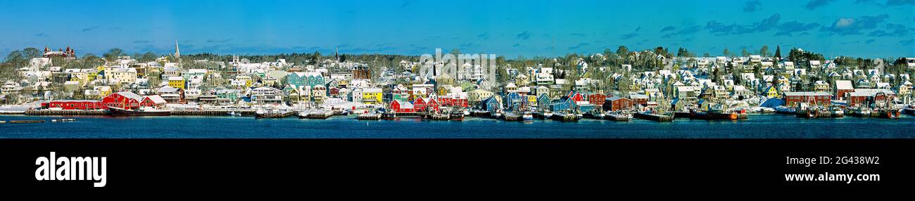 Viele Häuser am Wasser, Lunenburg, Nova Scotia, Kanada Stockfoto