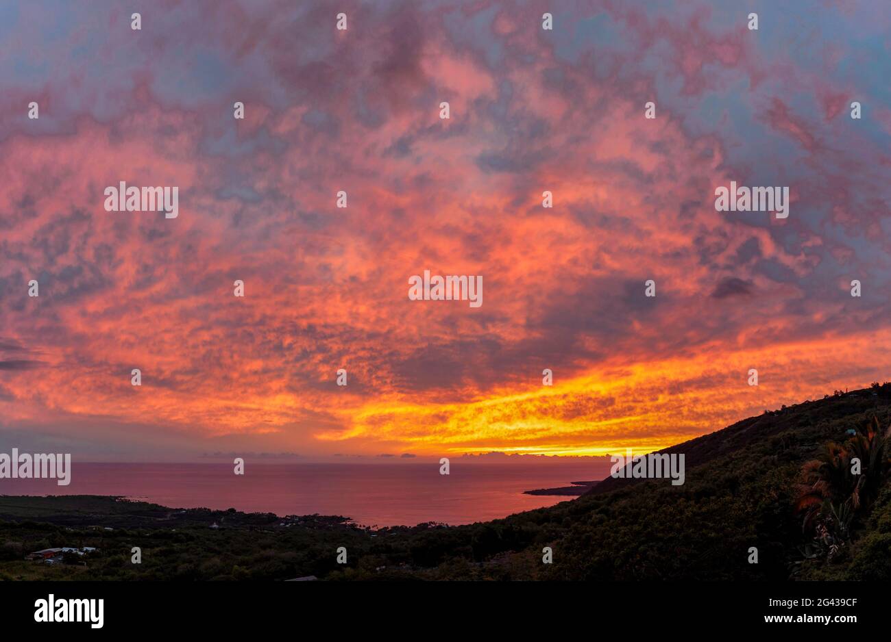 Sonnenuntergang über Kealakekua Bay, South Kona District, Hawaii, USA Stockfoto