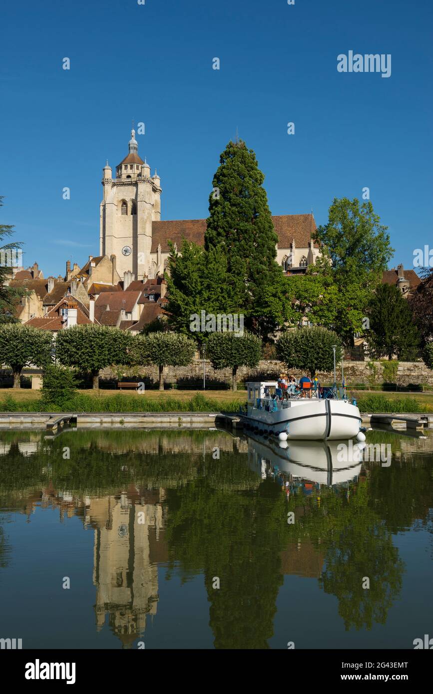 Die Stadt Dole Mit Kirche Stockfotos und bilder Kaufen Alamy