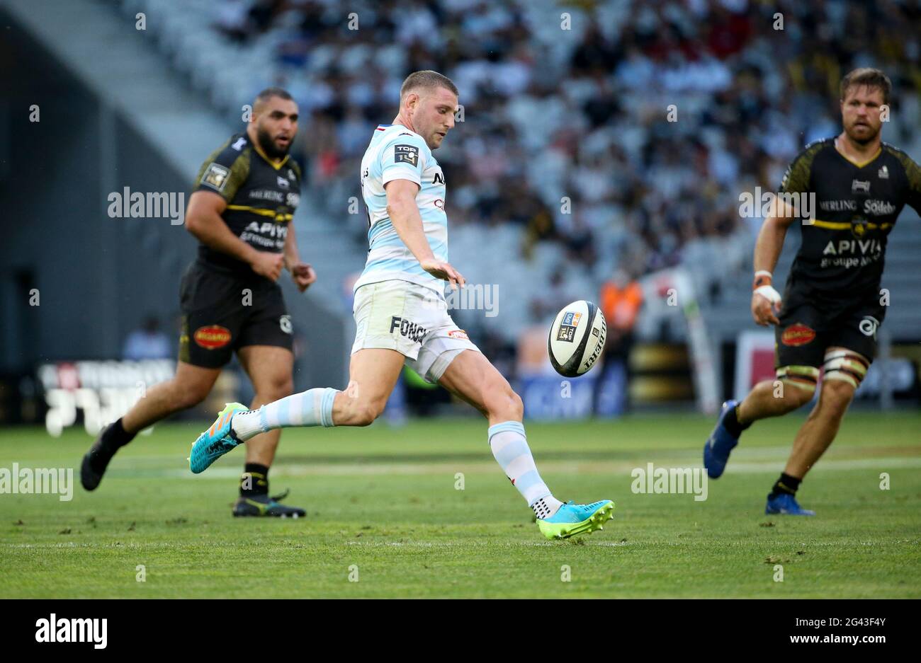 Lille, Frankreich. Juni 2021. Finn Russell of Racing 92 während des Halbfinalspiels der französischen Meisterschaft unter den Top 14 der Rugby Union zwischen Stade Rochelais (La Rochelle) und Racing 92 am 18. Juni 2021 im Stade Pierre Mauroy in Villeneuve-d'Ascq bei Lille, Frankreich - Foto Jean Catuffe / DPPI Credit: DPPI Media/Alamy Live News Stockfoto