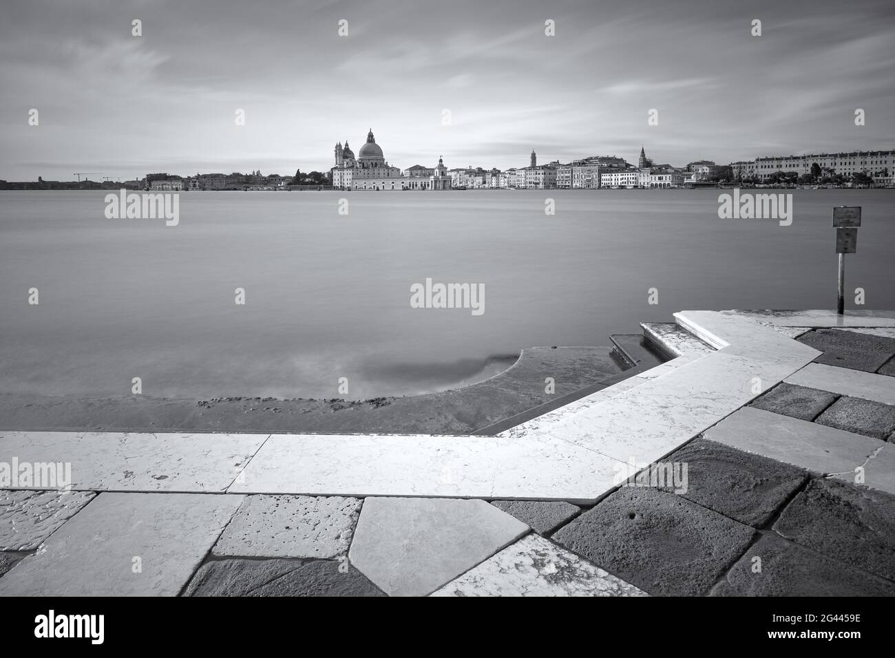 Blick auf San Matia della Salute von San Gorgio Maggiore, Lagune von Venedig, Venetien, Italien, Europa Stockfoto