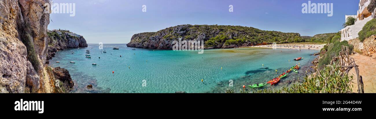 Landschaft mit Strand und Meer, Cala en Porter, Menorca, Spanien Stockfoto