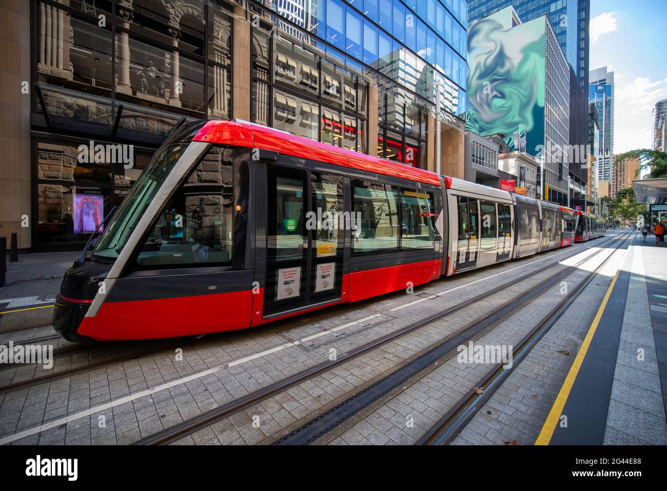 Pendlerzug nähert sich dem Bahnhof Homebush Sydney NSW Australia Stockfoto