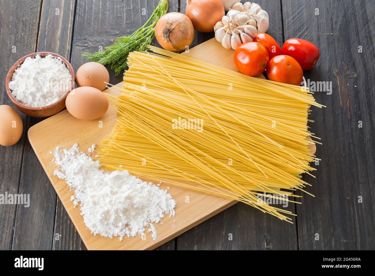 Trockene Pasta Spaghetti mit Zutat Stockfoto