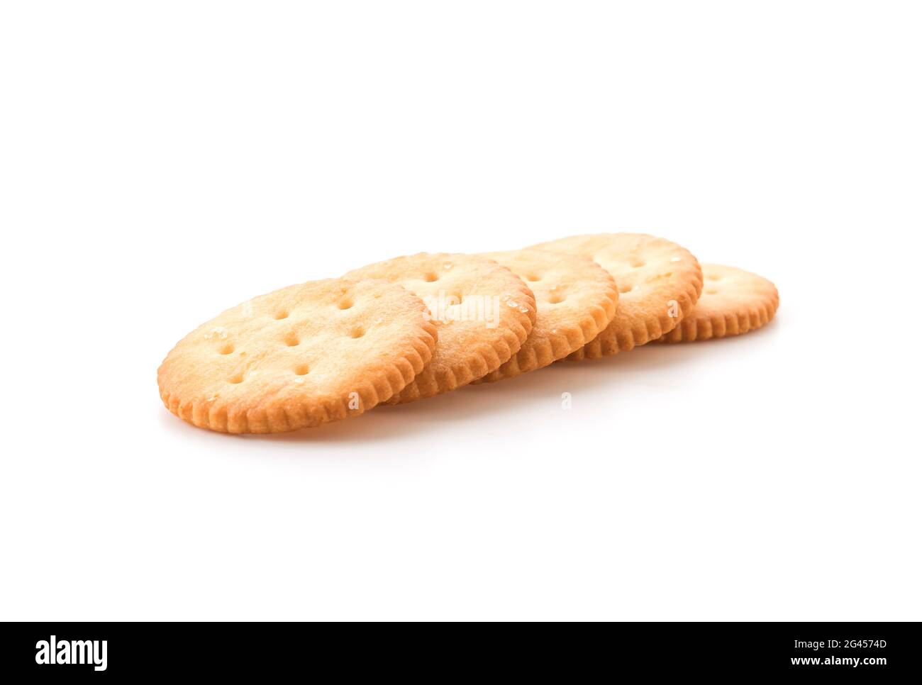 Cracker oder Kekse auf weißem Hintergrund Stockfoto