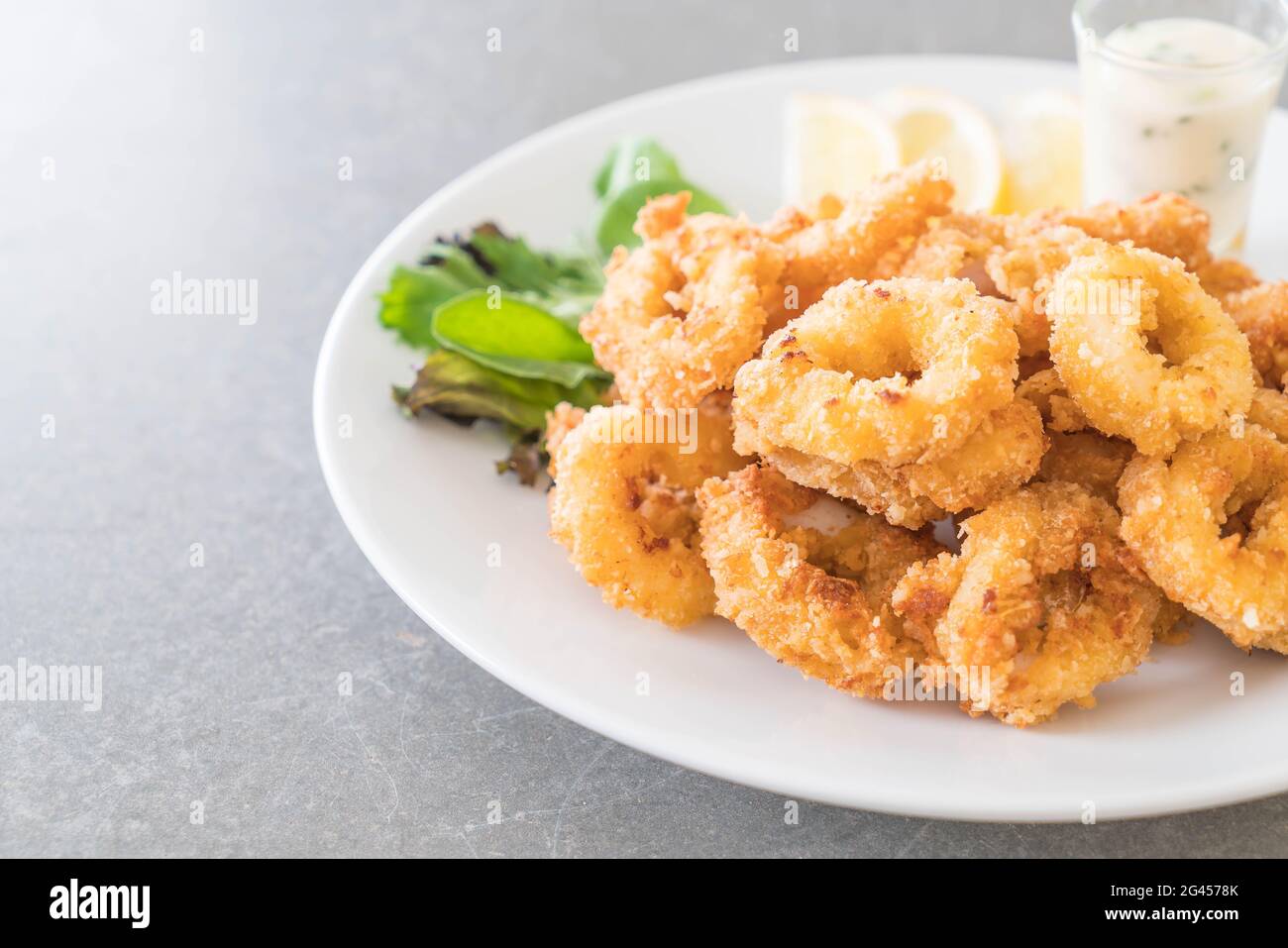 Gebratene Kalamari-Ringe Stockfoto