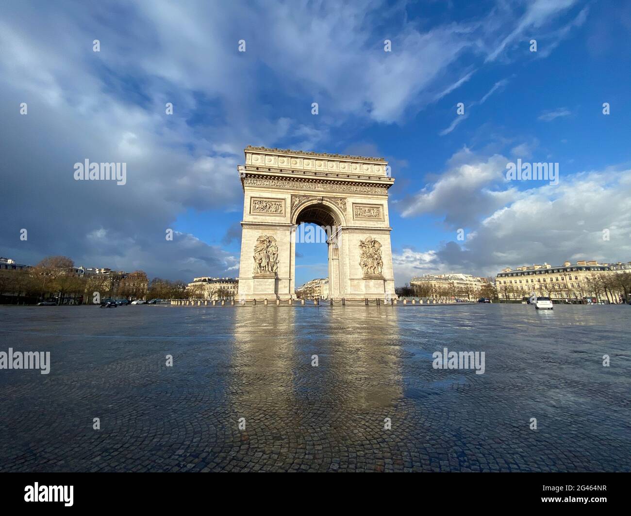 Paris, Triumphbogen an einem bewölkten Tag Stockfoto