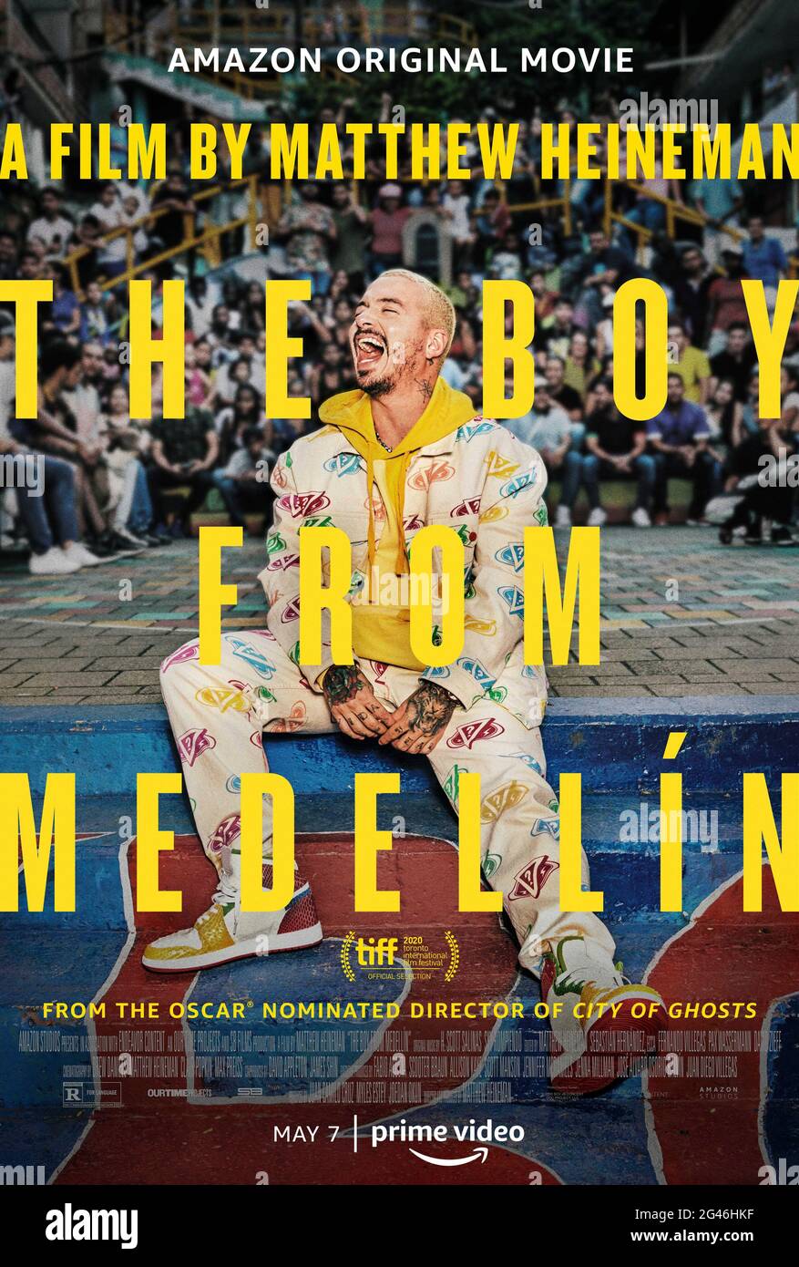 The Boy from Medellín (2020) unter der Regie von Matthew Heineman mit J Balvin. Dokumentarfilm über den kolumbianischen Sänger J Balvin, der sich inmitten der politischen Unruhen in Kolumbien auf sein Heimkonzert 2019 vorbereitet. Stockfoto