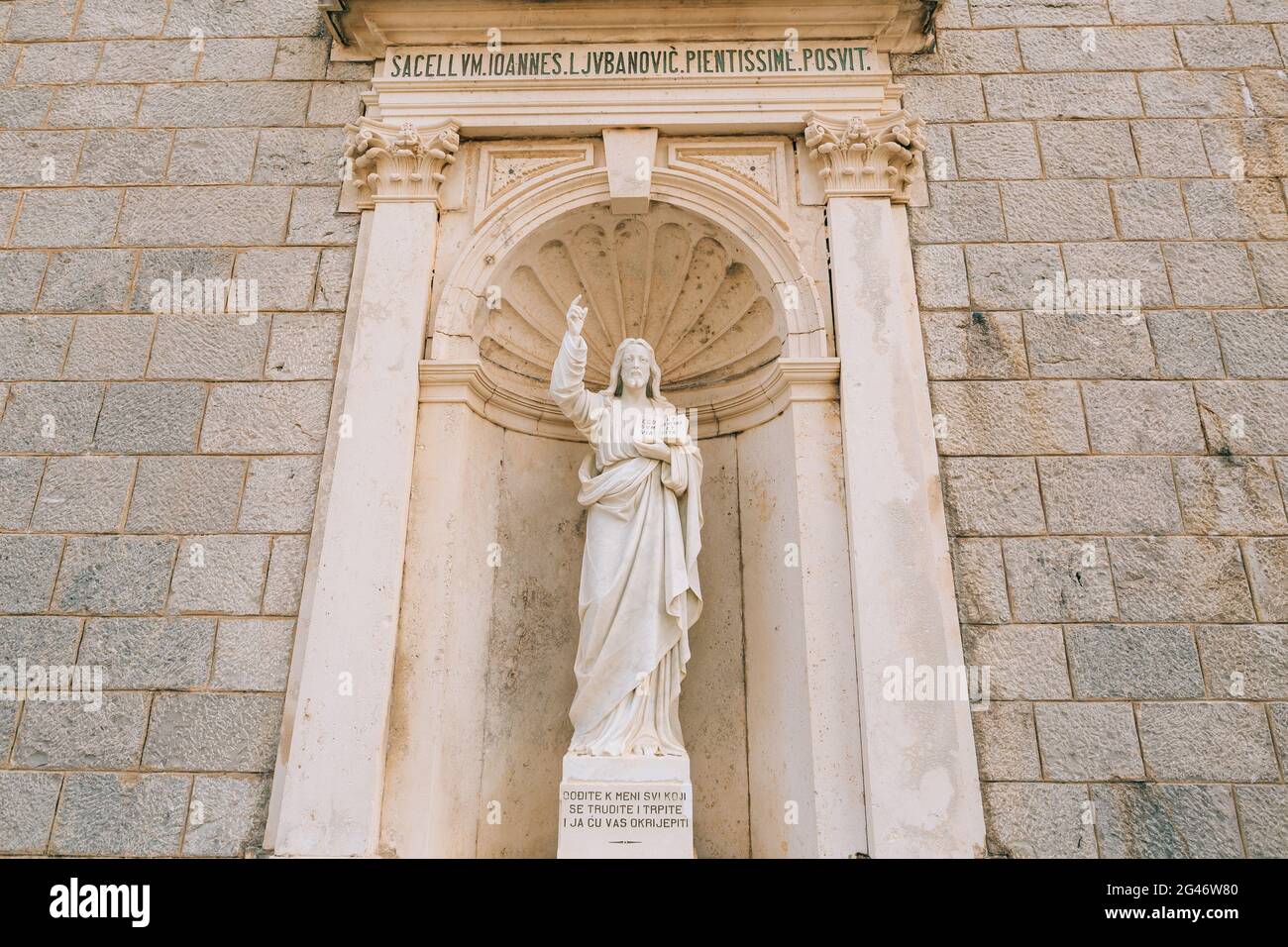 Alte Statue auf dem Gebiet der Kirche der Geburt Christi Stockfoto