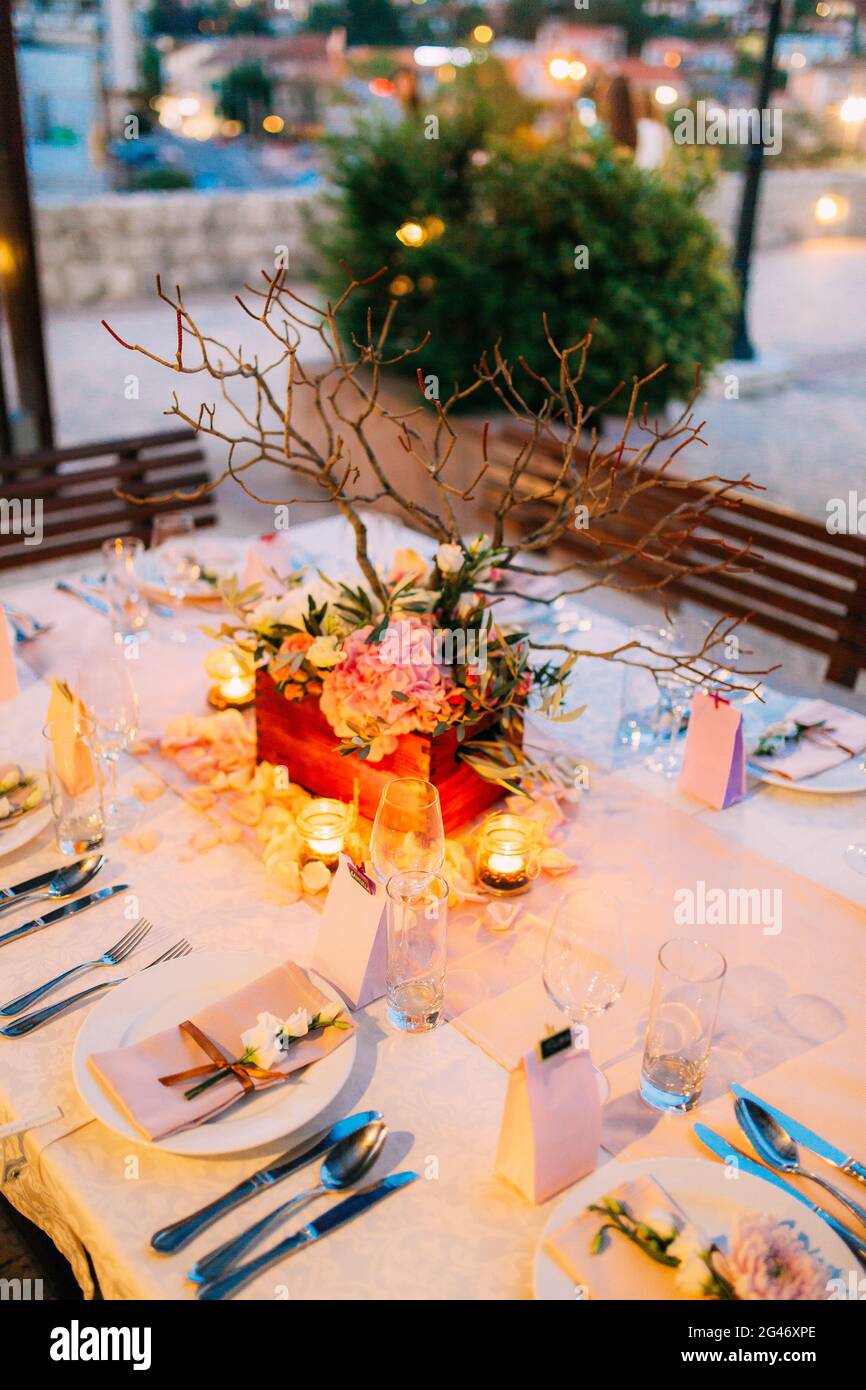Hochzeit Tisch im freien Stockfoto