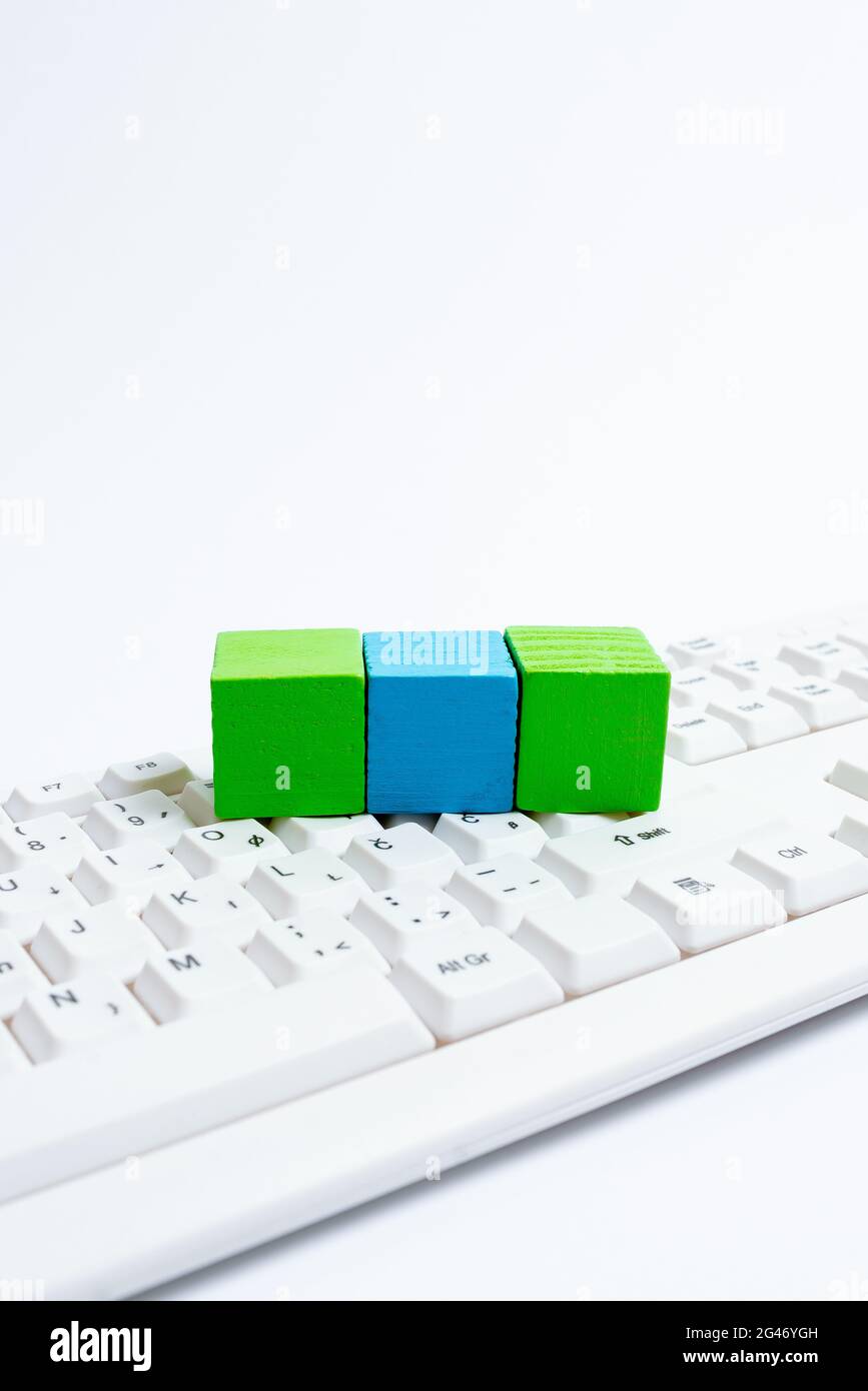 Stack On Computer Keyboard.Laptop Für Die Eingabe Neuer Ideen Und Planung Bau.Moderne Informationsmedium Für Das Lernen Freizeit Stockfoto