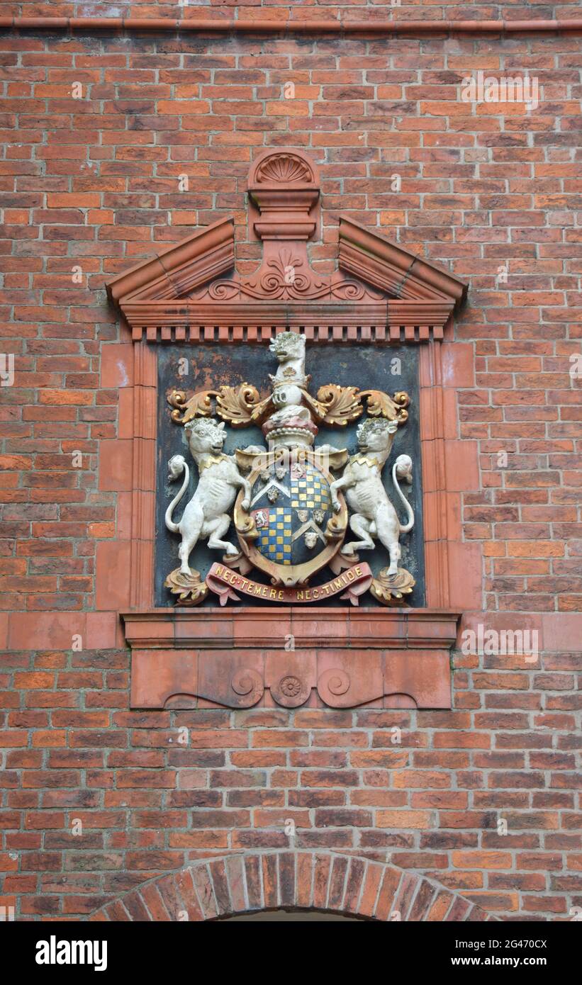 Wappen am Gebäude, Stockport Stockfoto