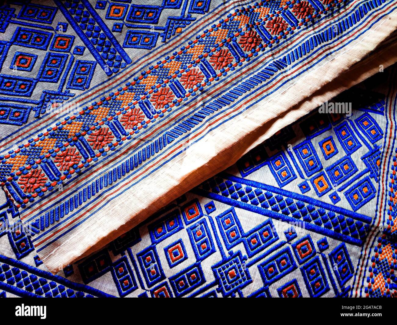 Stammesmuster oder ethnische Muster wird für assam-Motivdesign oder muga-Seide von assam verwendet. Ähnlich wie ukrainisches oder russisches Muster. Stockfoto
