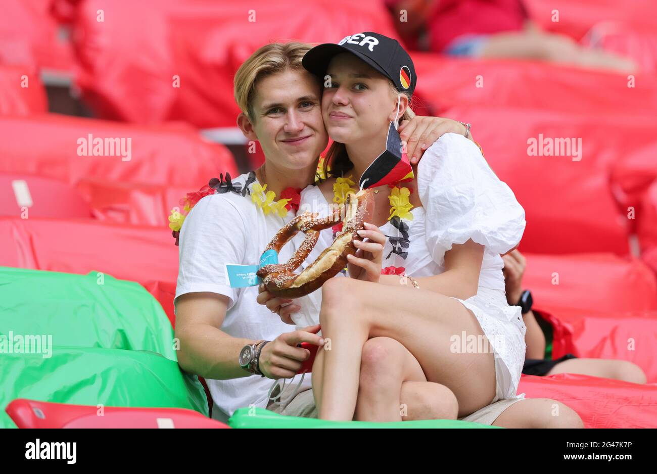 firo: 19.06.2021, Fuvuball, Fußball: EURO 2021, EM 2020, EURO 2020, Europameisterschaft 2020, Gruppenphase, Gruppe F, POR, Portugal - GER, Deutschland Fans Deutschland Stockfoto