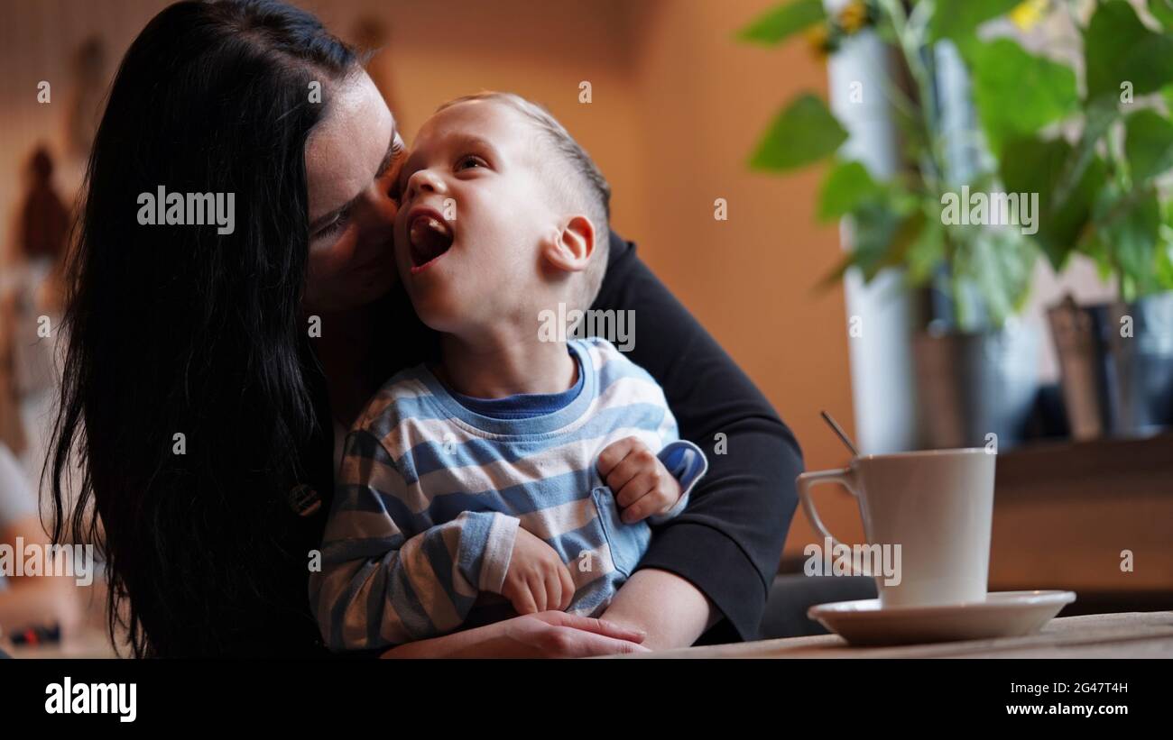 Eine Mutter mit Bedürfnissen Eine Mutter mit Bedürfnissen