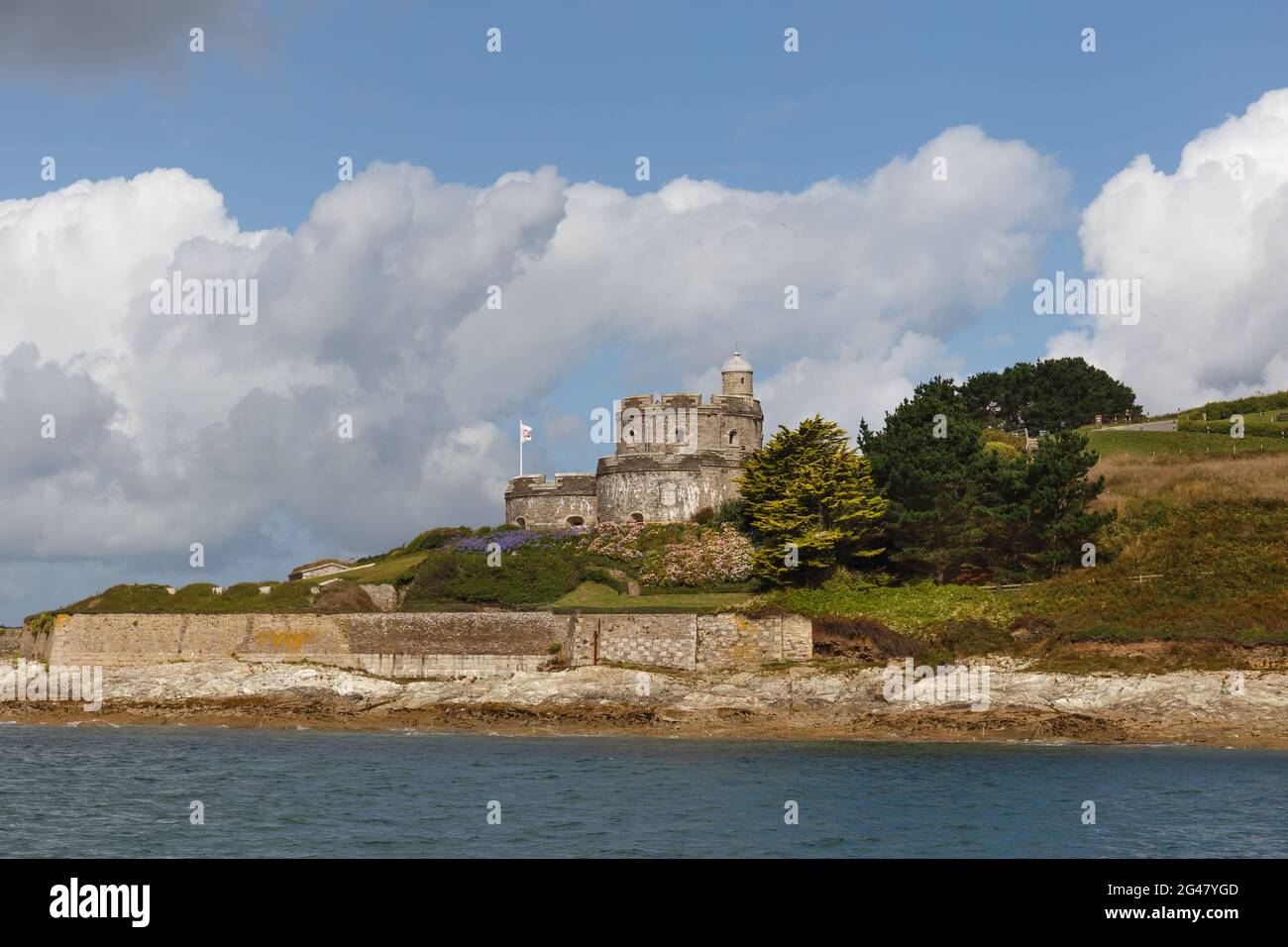 St. Mawes Castle Blick von einer Bootsfahrt, Roseland Peninsula, Cornwall, England, Großbritannien Stockfoto