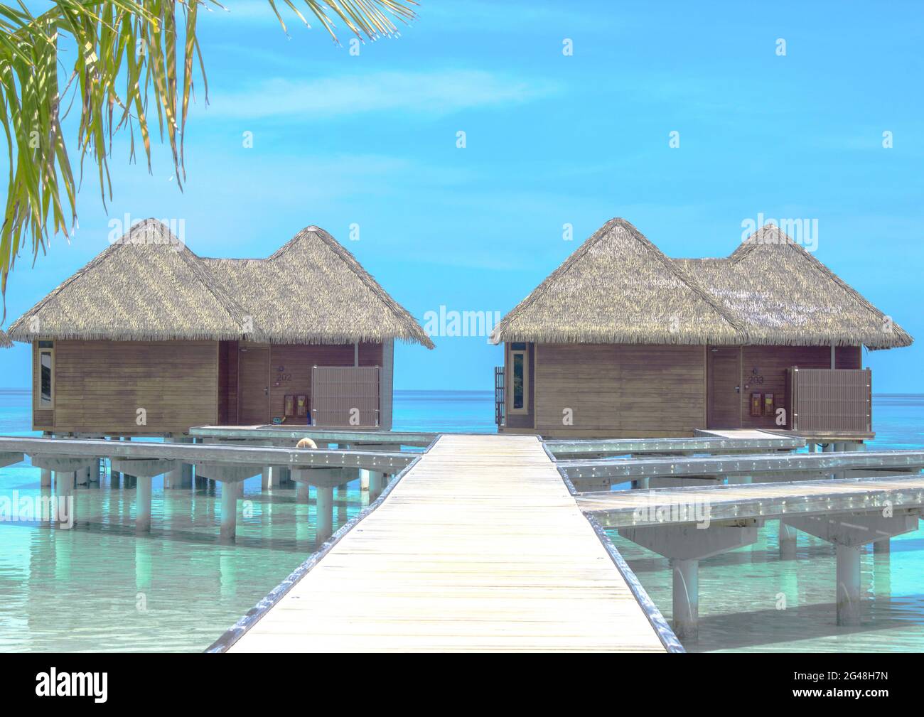 Villa am Meer; privater Pool am Strand; Luxus-Inselstrand auf den Malediven; Inselresort; Kandolhu malediven Resort; Strandresort Stockfoto