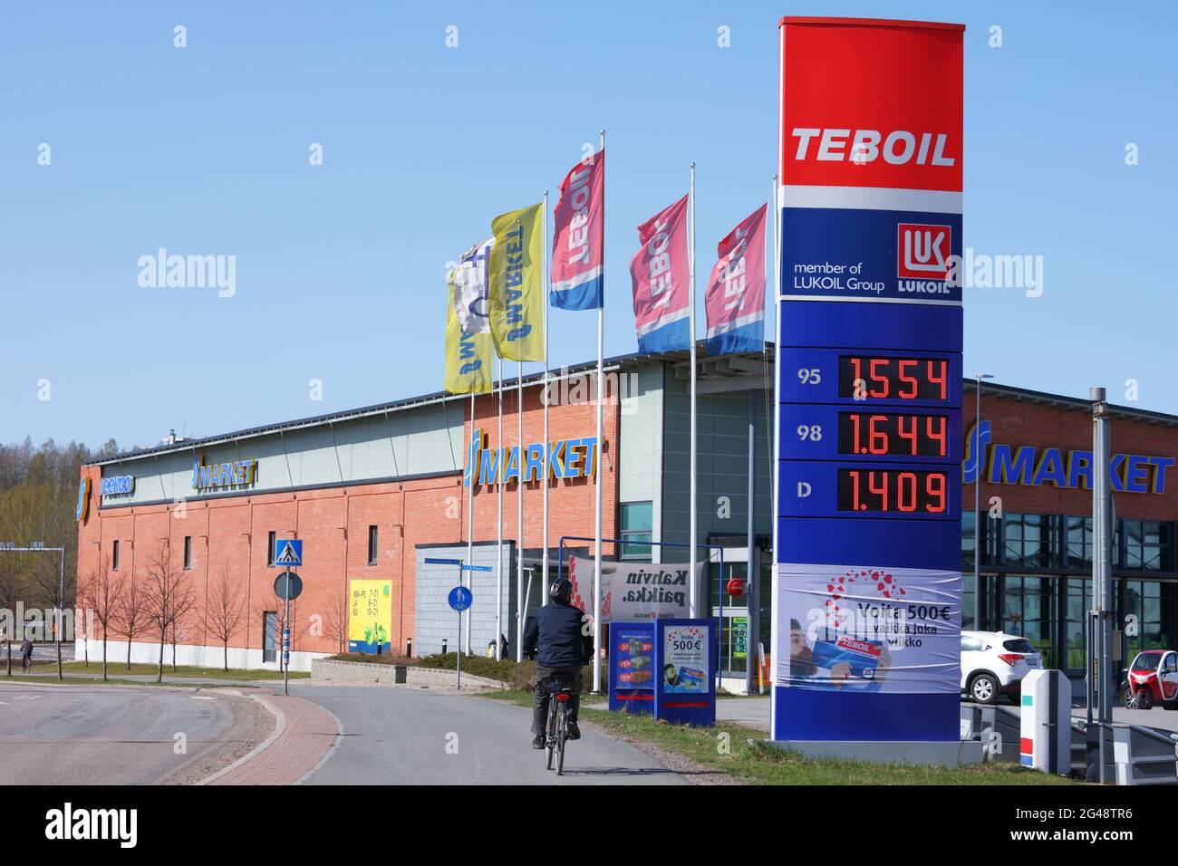 Tankstelle Teboil, Mitglied der LUKOIL Group, im Superstore S-Market in Lappeenranta, Finnland Stockfoto