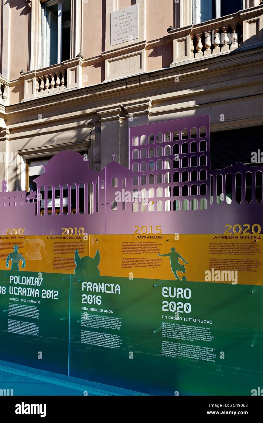 Uefa Champions League Euro 2020 Europameisterschaften. Fan Zone Installation auf der Piazza San Lorenzo auf dem Lucina Platz. Rom Italien Europa. 2021 Stockfoto