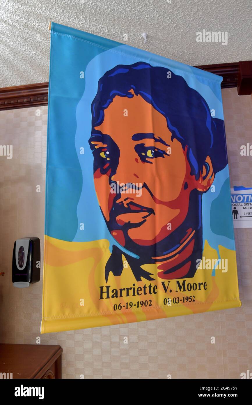 Fort Lauderdale, FL, USA. Juni 2021. Regisseur/Schauspieler Mario Van Peebles und die Broadway-Schauspielerin Aisha Jackson werden als Star und direkte Firm über Bürgerrechte aktiviert Harry T. & Harriette V. Moore verkündete am 19. Juni 2021 in Fort Lauderdale, Florida People: Atmosphere Credit: Hoo Me/Media Punch/Alamy Live News Stockfoto