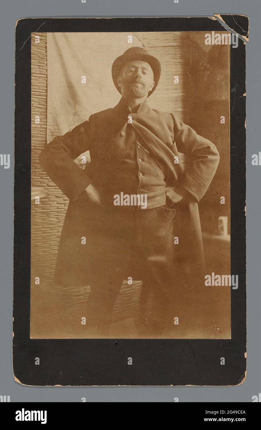 Porträts von Willem Kloos und Isaac Israelels. Joseph Jessurun de Mesquita war der seltsame Mann aus der Gruppe von Künstlern und Schriftstellern, die in den späten 1880er Jahren in Amsterdam zusammenkamen. Er schrieb einen Leitfaden für Amateurfotografen und wurde vom Leiden National Museum of Antiquities mit Fotos beauftragt. Vor allem aber hat er die Fotografie neu erfunden. Er porträtierte seine guten Freunde, darunter Breitner, Israelels, Kloos, Gorter, Und der Komponist Diepenbrock ganz direkt und hautnah. Stockfoto