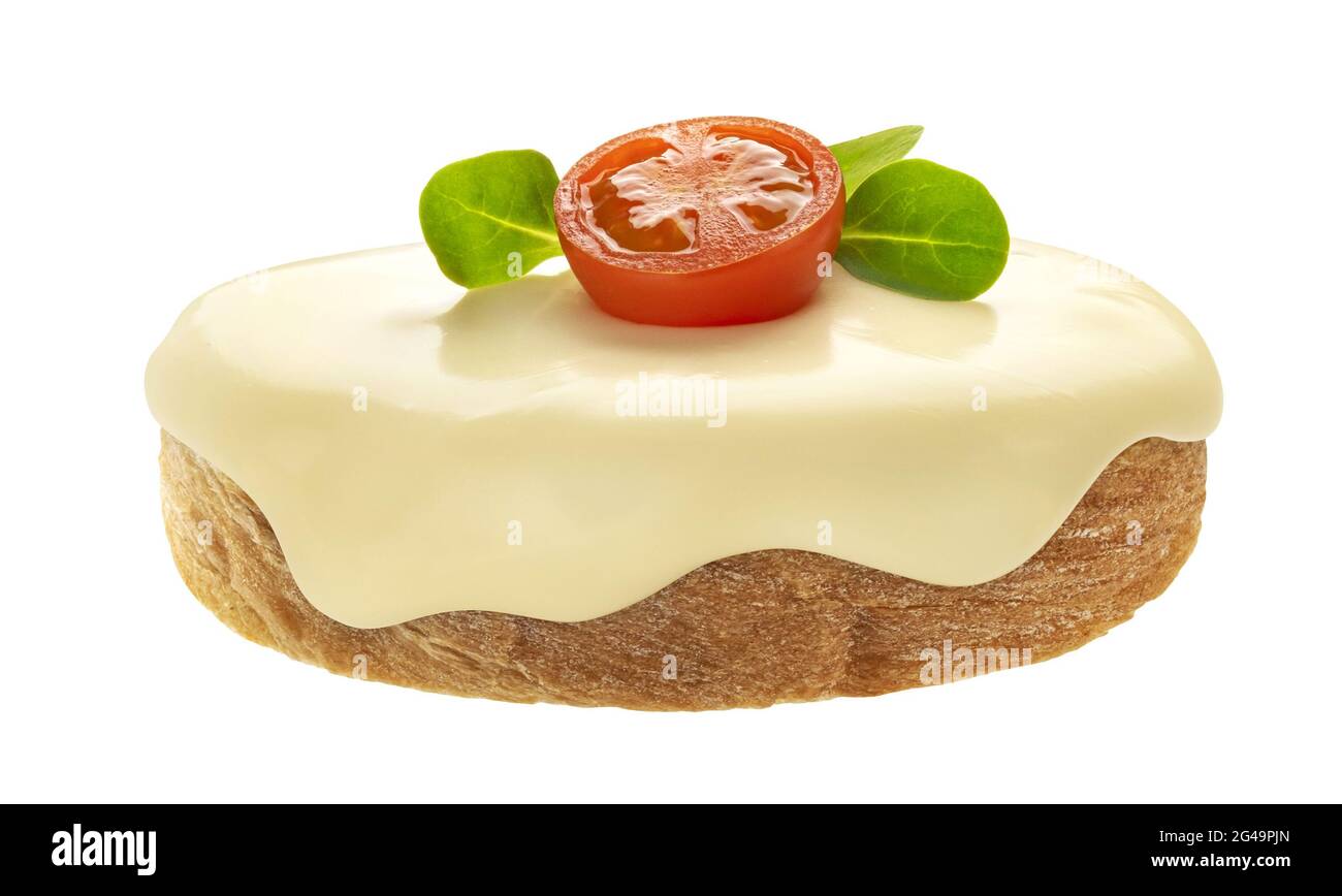 Sandwich mit geschmolzenem Käse isoliert auf weißem Hintergrund Stockfoto