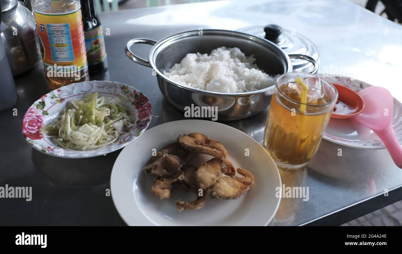 Festliches Open-Air-Restaurant Battambang kambodschanische kambodschanische Küche Stockfoto