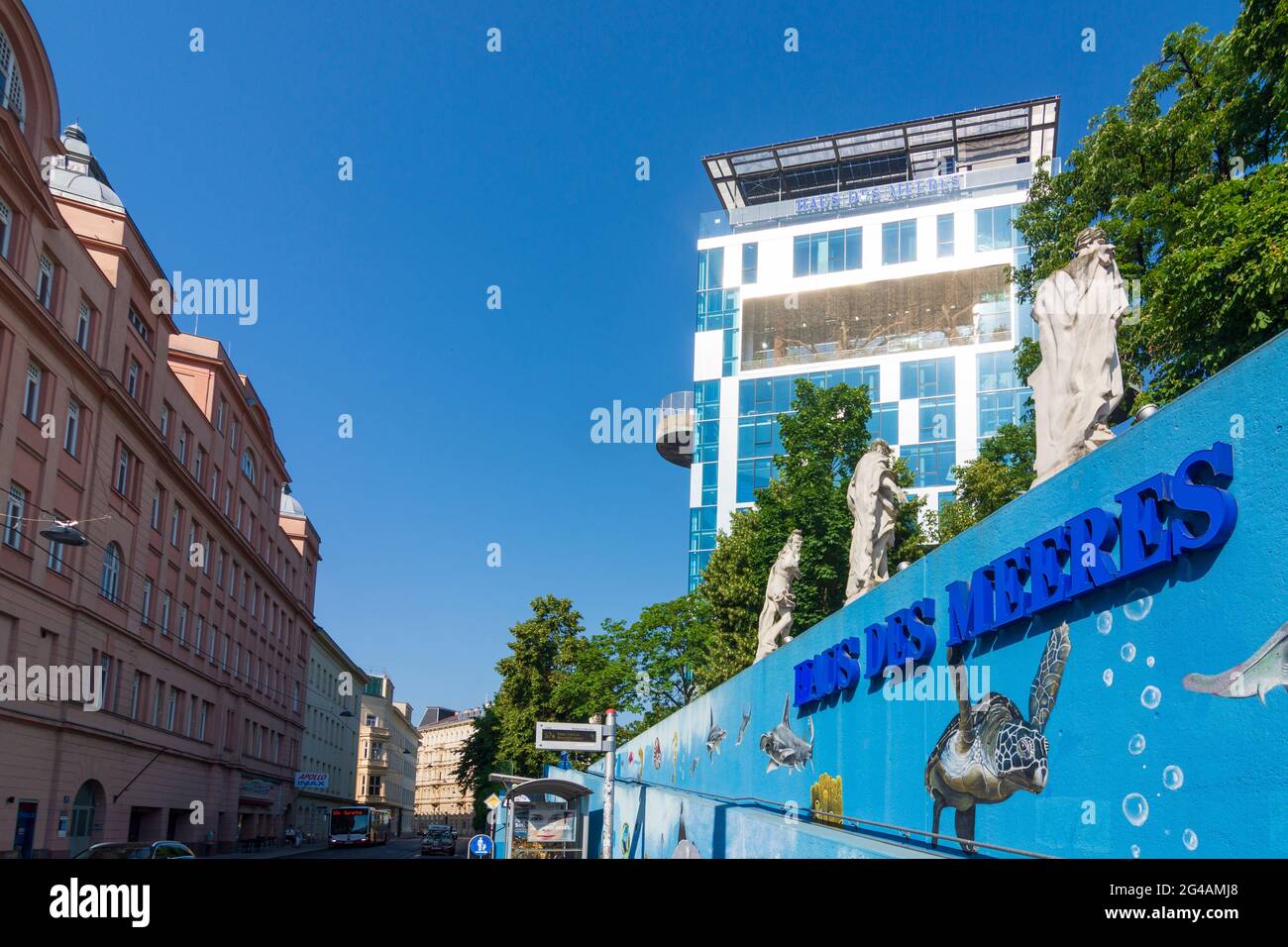 Wien, Wien: Haus des Meeres (HdM, House of the Sea) öffentliches Aquarium und Zoo, in Betonflakenturm, erbaut während des Zweiten Weltkriegs im Jahr 06. Mariahilf, Wie Stockfoto