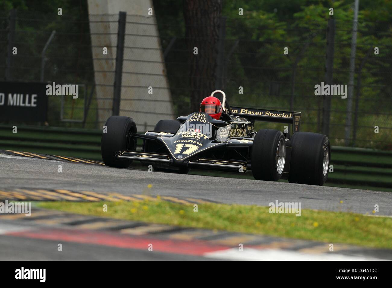 Imola, 6. Juni 2012: Unbekannt Run auf Classic F1 Car 1982 Lotus 87 ex Elio De Angelis - Nigel Mansell während des Trainings von Imola Classic 2012 auf Imola Circ Stockfoto