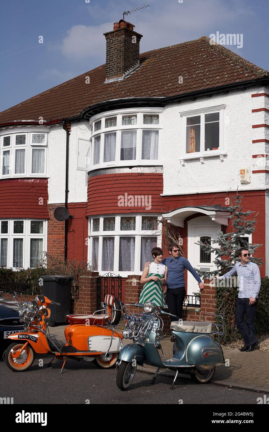 GROSSBRITANNIEN /England /London/die Mods bereiten sich auf ihre Vespas und Lambrettas vor, während sie ihre große Reise planen. Stockfoto