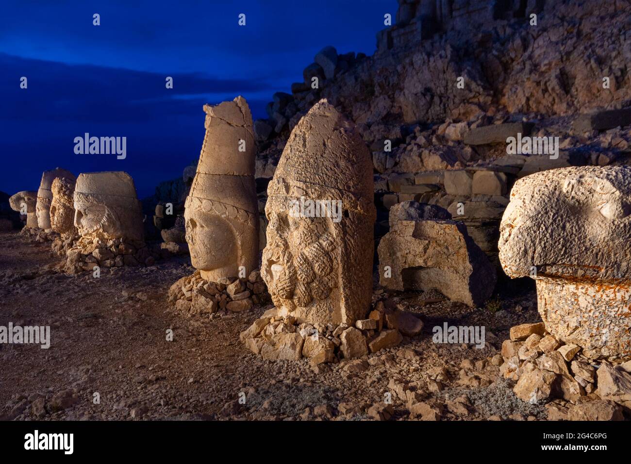 Nemrut Mountain und riesige Statuen Köpfe aus dem 1. Jahrhundert v. Chr., in Adiyaman, Türkei. Stockfoto