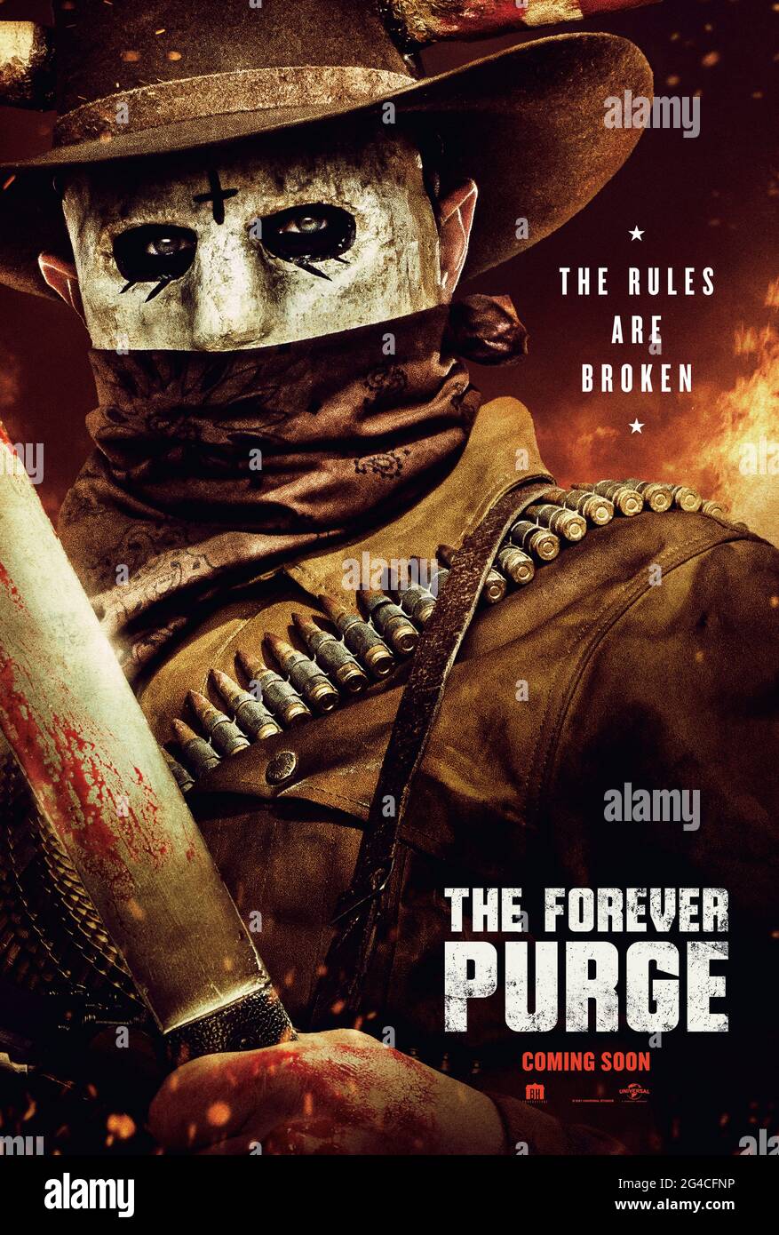 The Forever Purge (2021) unter der Regie von Everardo Gicht mit Ana de la Reguera, Tenoch Huerta und Josh Lucas. Alle Regeln werden gebrochen, da eine Sekte gesetzloser Marodeuter beschließt, dass die jährliche Säuberung nicht bei Tagesanbruch aufhört und stattdessen nie enden sollte Stockfoto