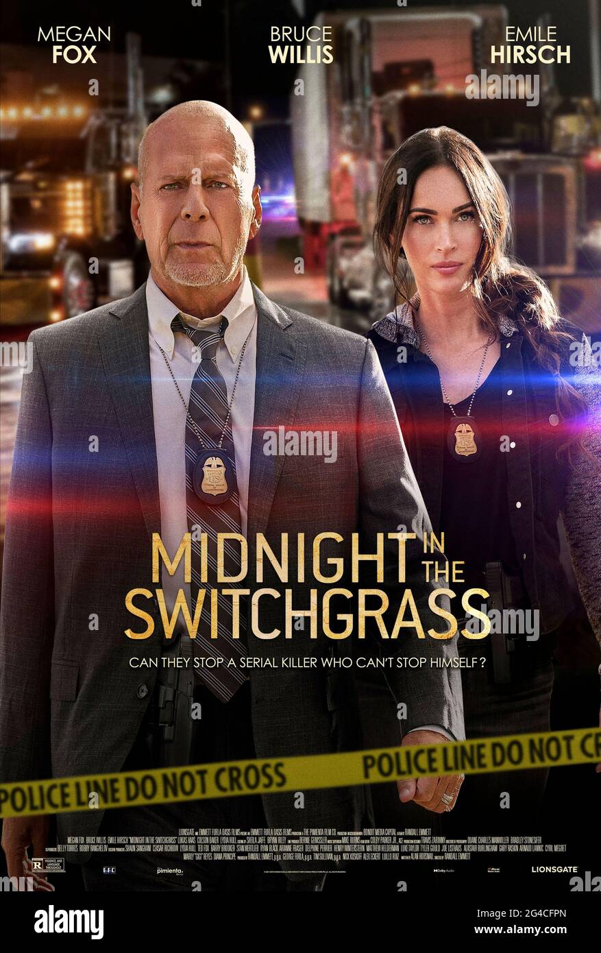 Midnight in the Switchgrass (2021) unter der Regie von Randall Emmett mit Megan Fox, Bruce Willis und Emile Hirsch. Ein FBI-Agent und ein Offizier des Staates Florida arbeiten zusammen, um eine Reihe ungelöster Mordfälle zu untersuchen. Stockfoto