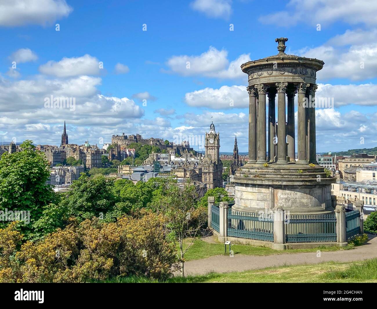 Altstadt und Schloss aus Carlton Hill, Edinburgh, Schottland, Großbritannien Stockfoto