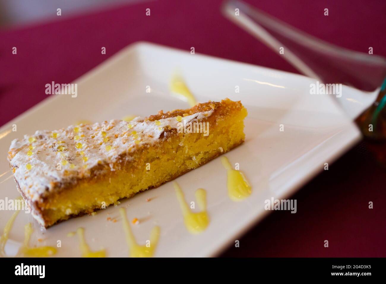 Tarta de santiago -Fotos und -Bildmaterial in hoher Auflösung – Alamy