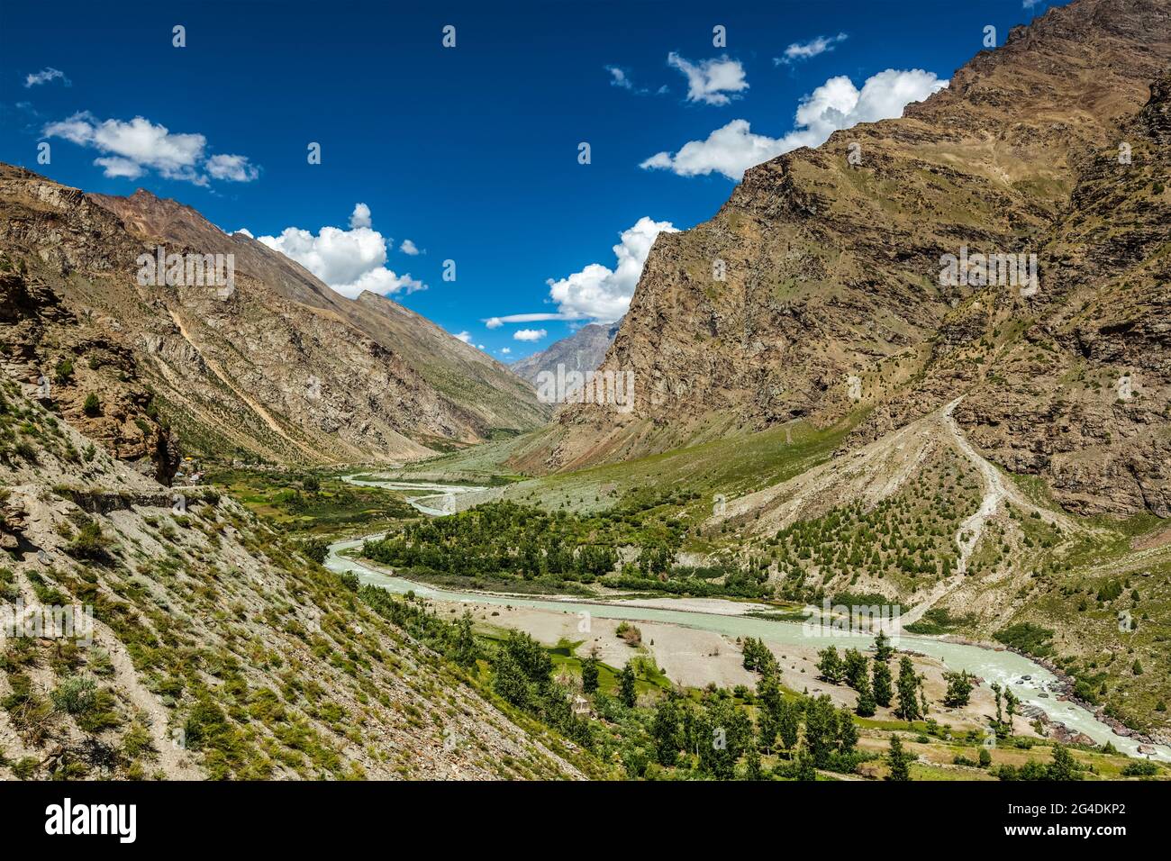 Chandra River im Lahaul Valley im Himalaya Stockfoto
