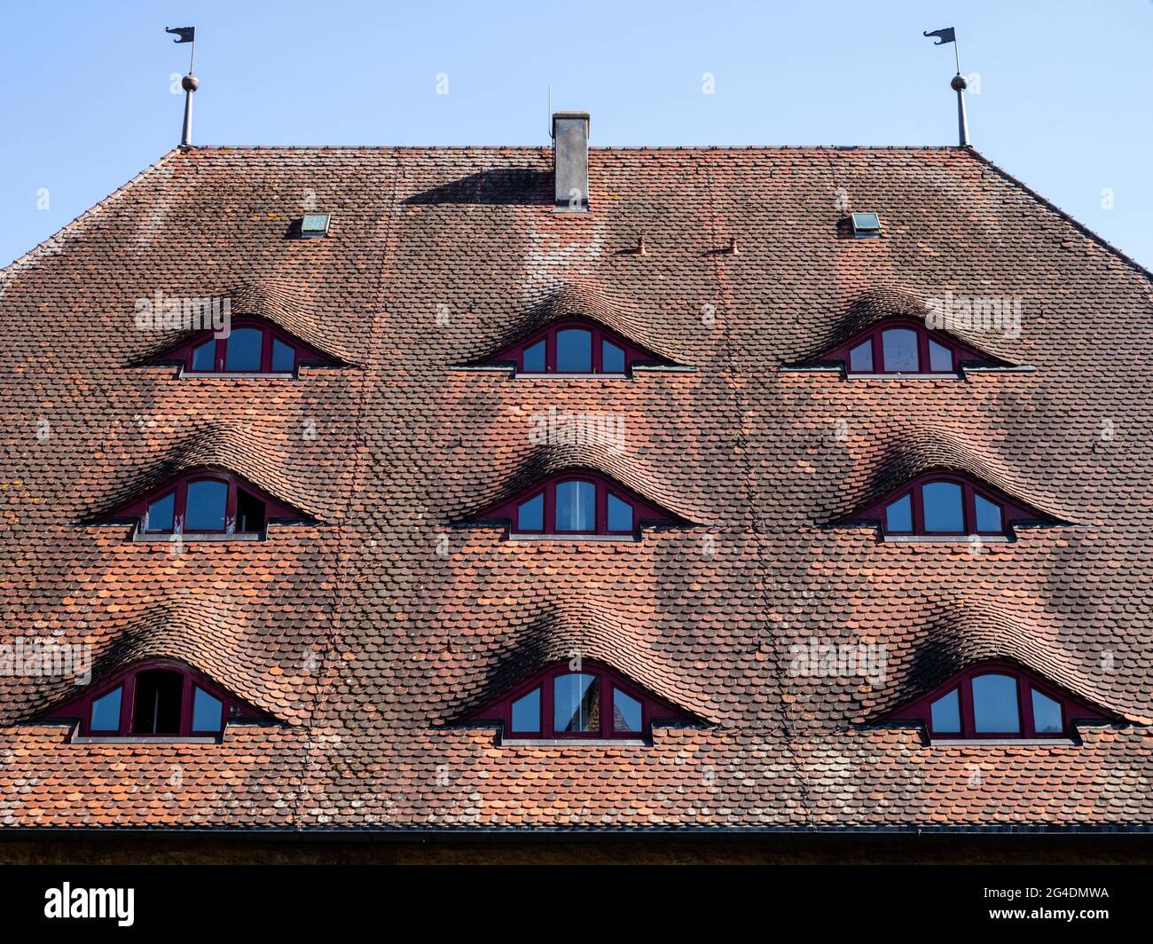 Rothenburg ob der Tauber, Franken/Deutschland: Pferdemühle, Mühlacker. Die ehemalige Mühle mit ihren ikonischen Fenstern beherbergt heute eine Jugendherberge. Stockfoto