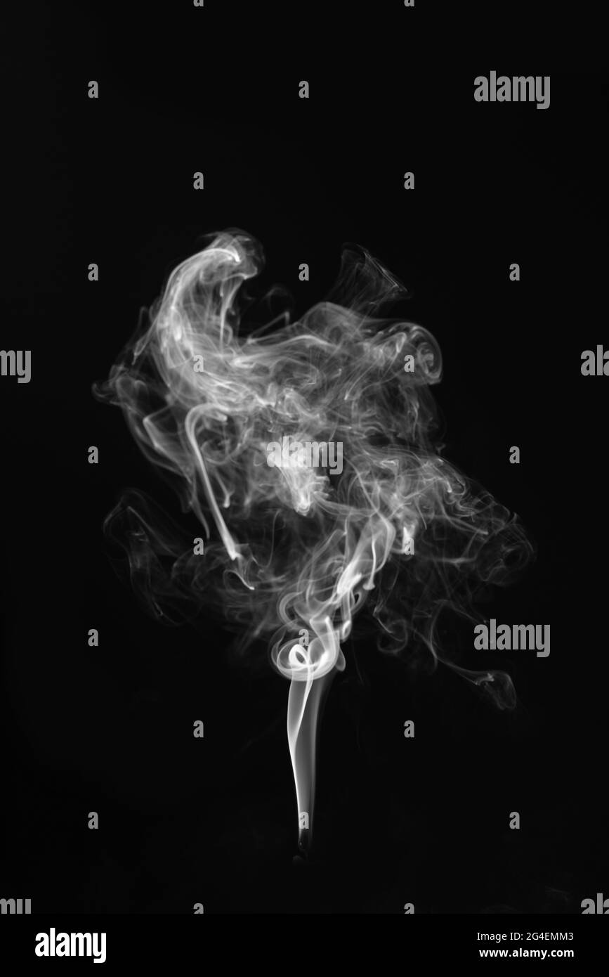 Rauch auf einem schwarzen Hintergrund. Stockfoto
