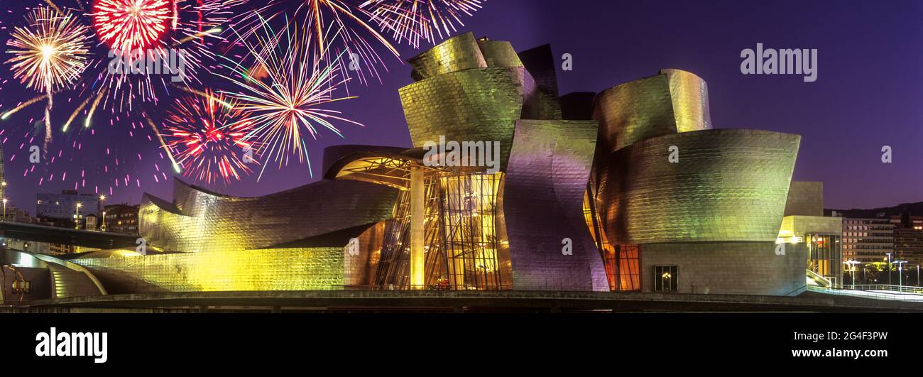 GUGGENHEIM-MUSEUM FÜR MODERNE KUNST (© FRANK GEHRY 1997) FLUSS NERVION BILBAO BASKENLAND SPANIEN Stockfoto