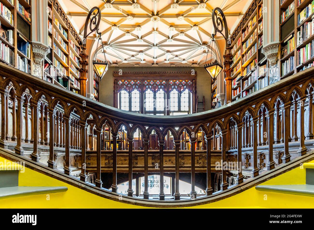 Innenansicht der Buchhandlung Lello, Porto, Portugal Stockfoto