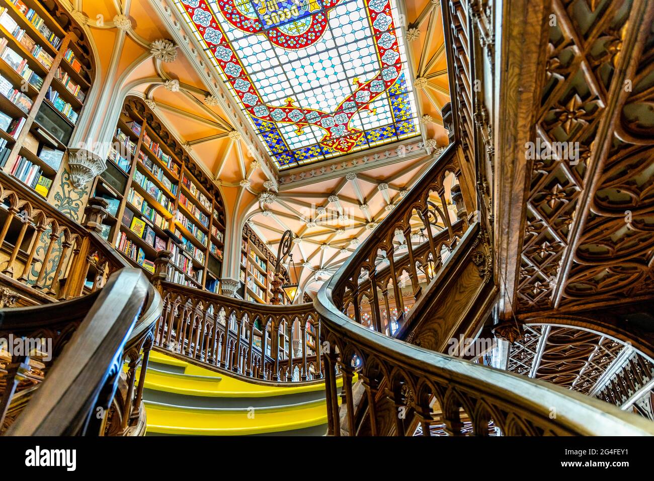 Innenansicht der Buchhandlung Lello, Porto, Portugal Stockfoto