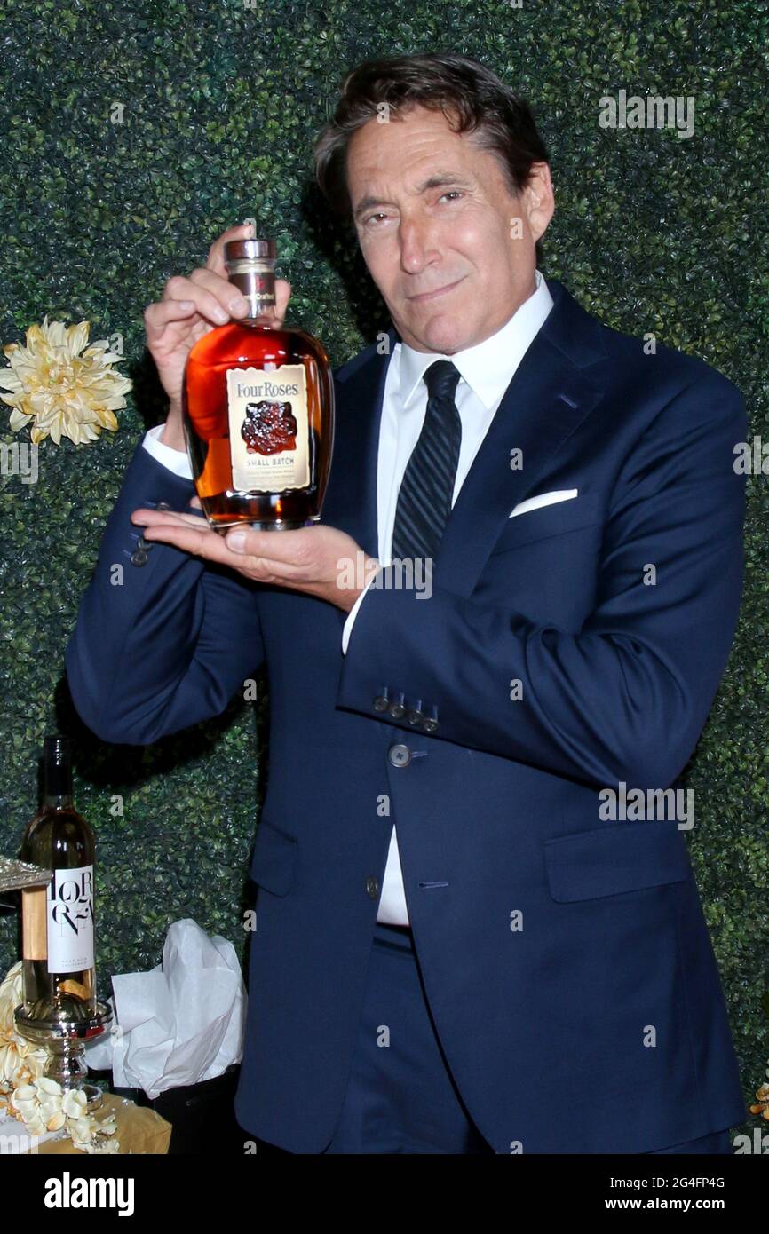 LOS ANGELES - 13. JUNI: Michael Corbett und Four Roses Bourbon bei den 48th Daytime Emmy Awards Fotogeschenke - 13. Juni in den ATI Studios am 13. Juni 2021 in Burbank, CA Stockfoto