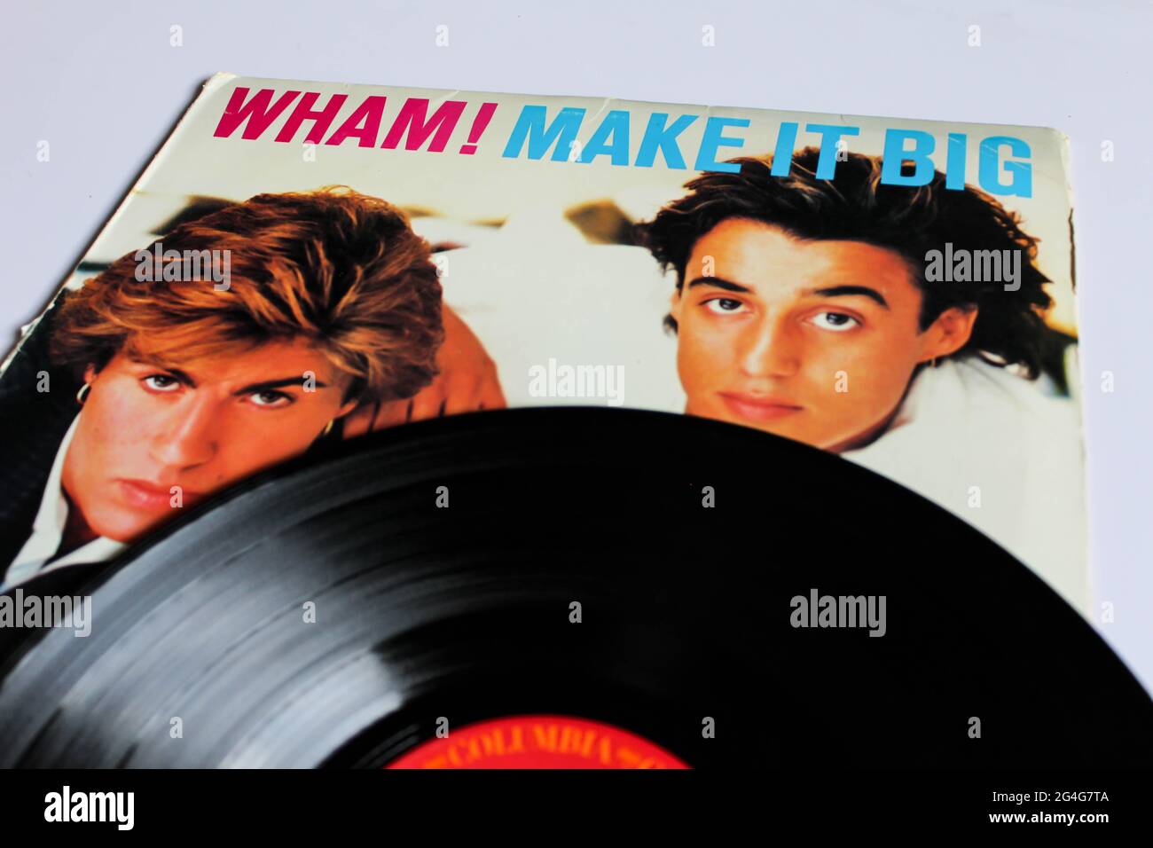 Englische Pop-, Dance-Pop-, Post-Disco-Band, Wham! duo-Musikalbum auf Vinyl-LP-Schallplatte. Titel: Make IT Big Album Cover Stockfoto