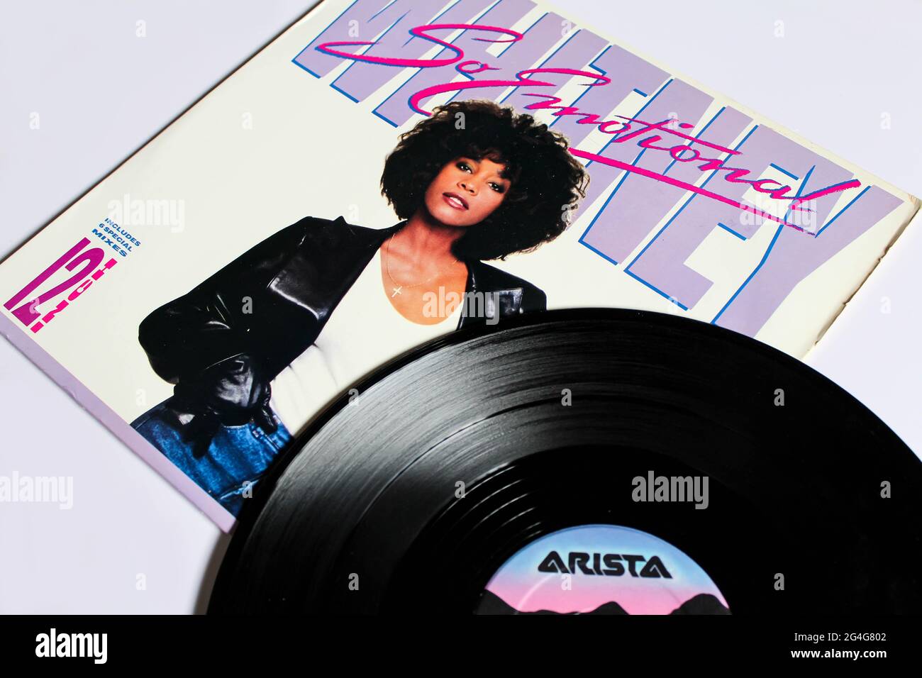 Dance-Rock, RnB und Pop-Künstler, Whitney Houston Musikalbum auf Vinyl-Schallplatte. Titel: So emotionales Album-Cover Stockfoto