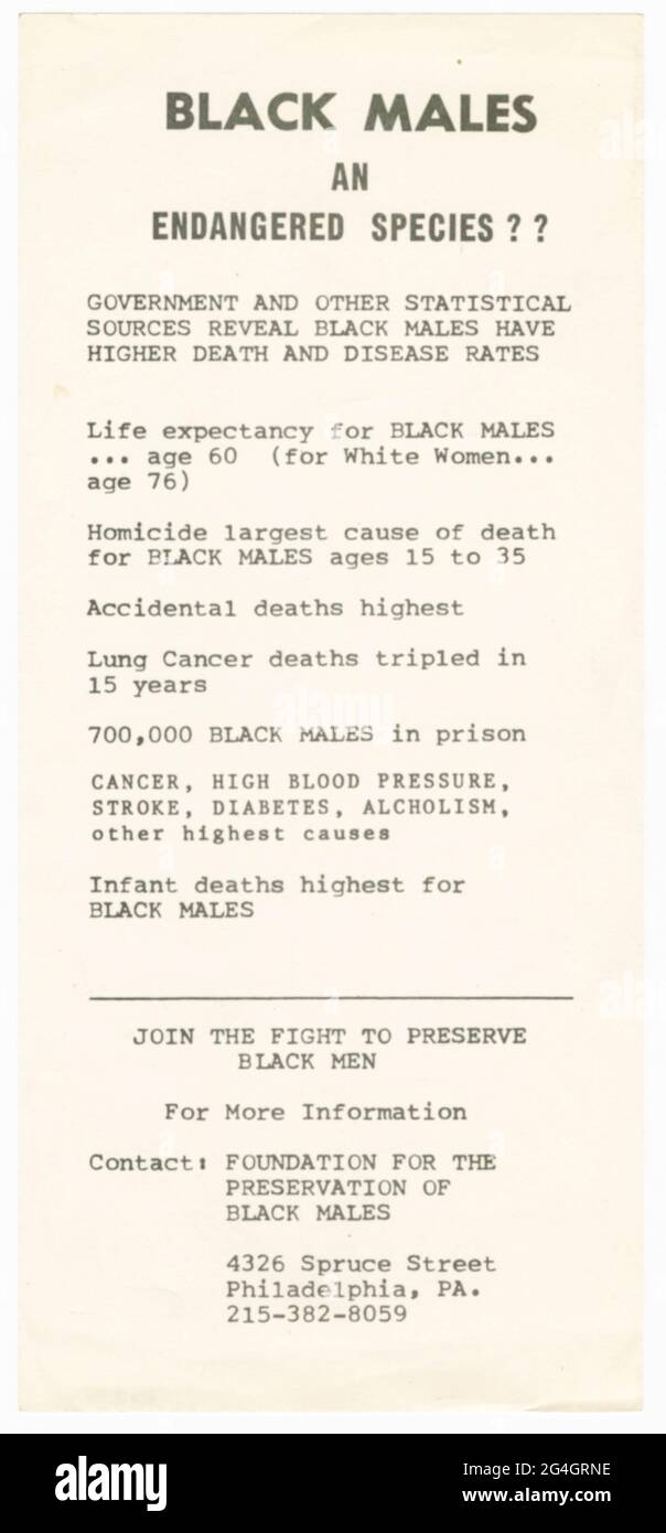 Ein Flyer mit verschiedenen Statistiken über afroamerikanische Männer. Der Flyer enthält auch Kontaktinformationen am Ende. Der Flyer wurde von der Stiftung zur Erhaltung schwarzer Männer erstellt. Die Rückseite ist leer. Stockfoto