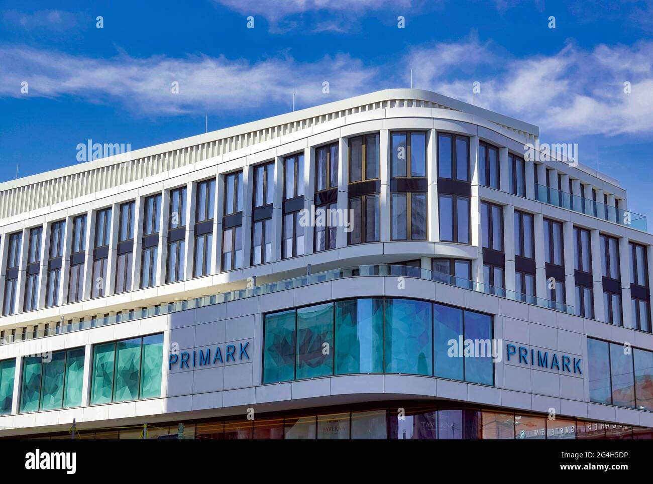 Irische fast fashion -Fotos und -Bildmaterial in hoher Auflösung – Alamy