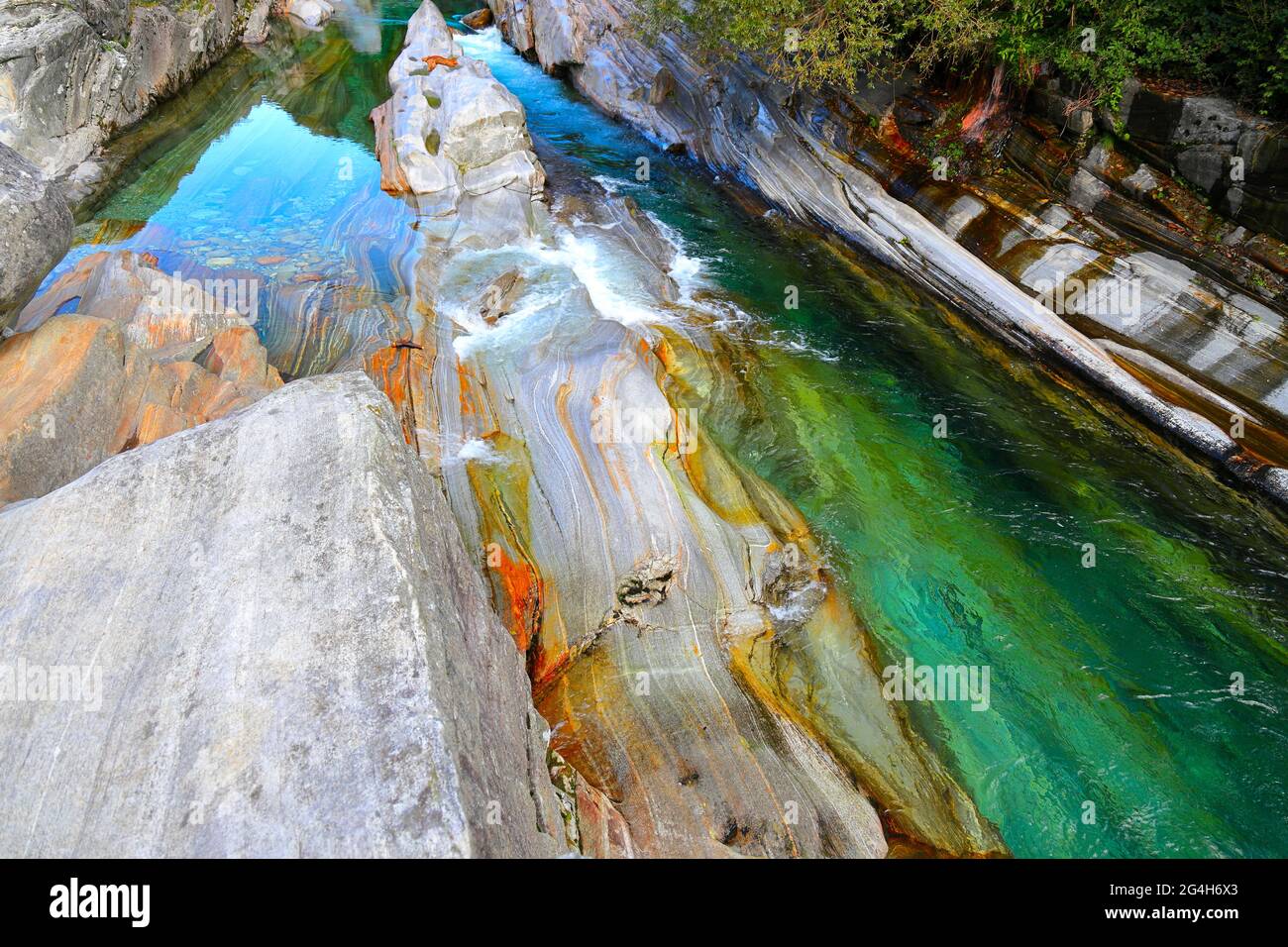 Der wunderschöne Verzasca Fluss in Lavertezzo. Schweiz, Europa