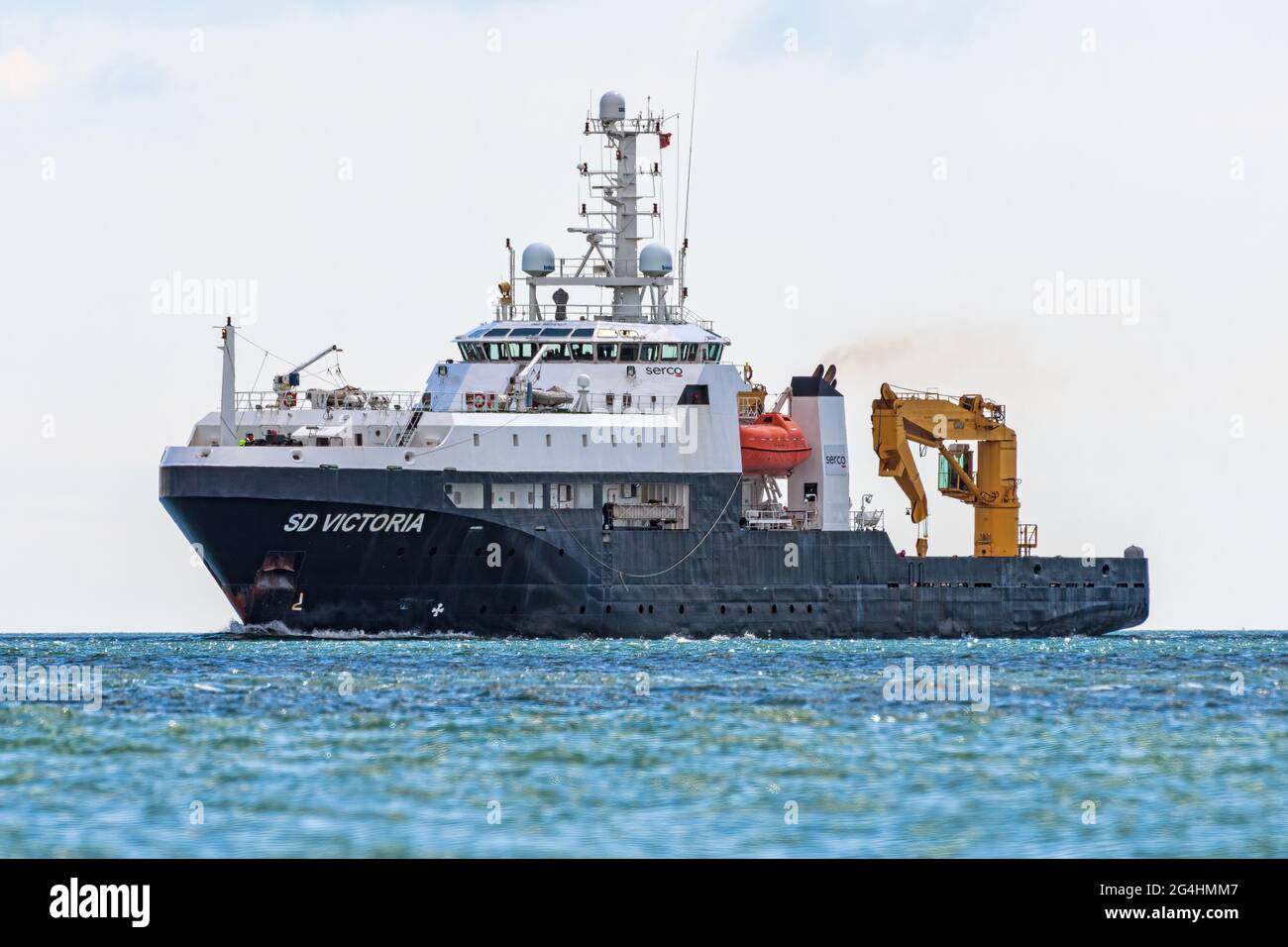 Das weltweite Damenkupplerschiff SD Victoria wird von Serco Marine im Auftrag des britischen Verteidigungsministeriums - Mai 2021 - betrieben Stockfoto